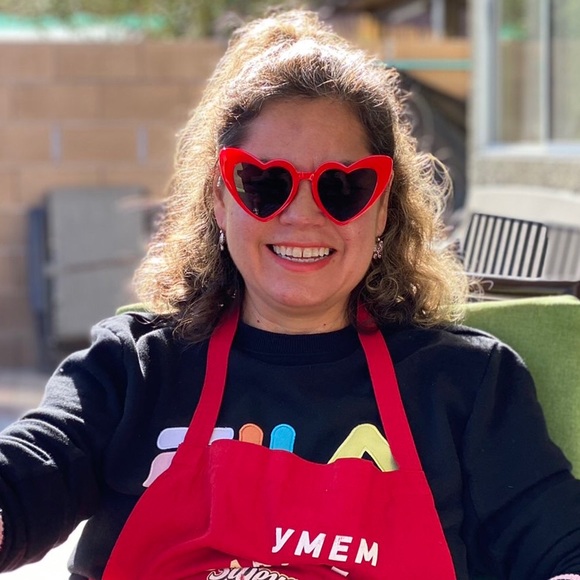 Meet your Posher, Claudia - Picture 1 of 1